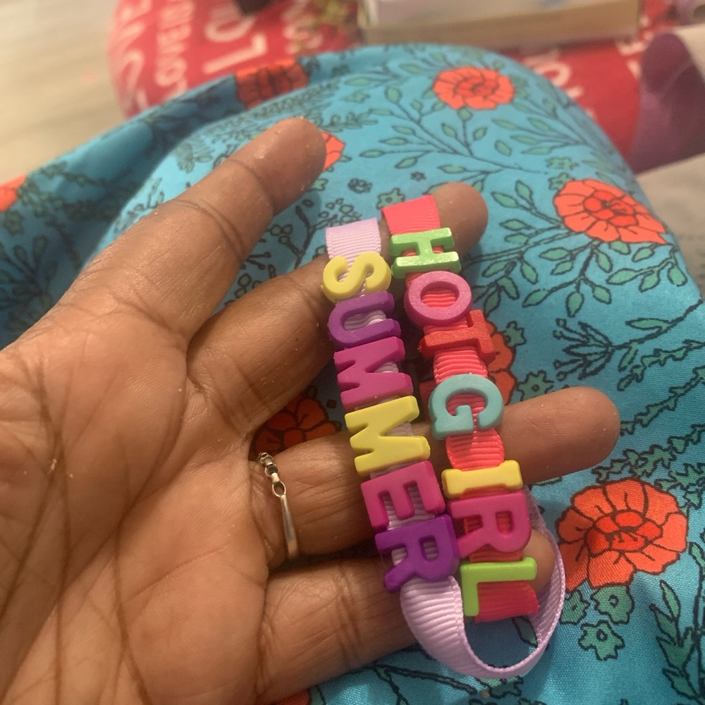 ‘Hot Girl Summer' Colorful Letter Bracelet - Pink & Purple